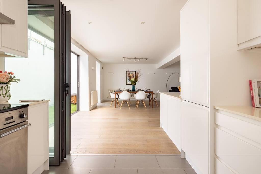 Wild Roses Serviced Apartments - Borough London Exterior photo