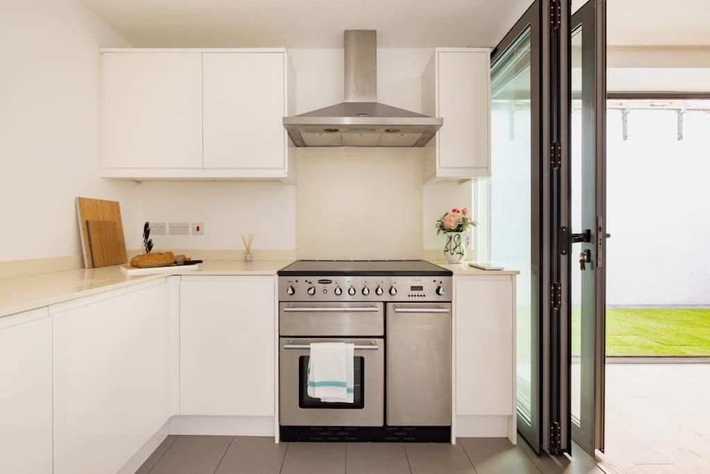 Wild Roses Serviced Apartments - Borough London Exterior photo