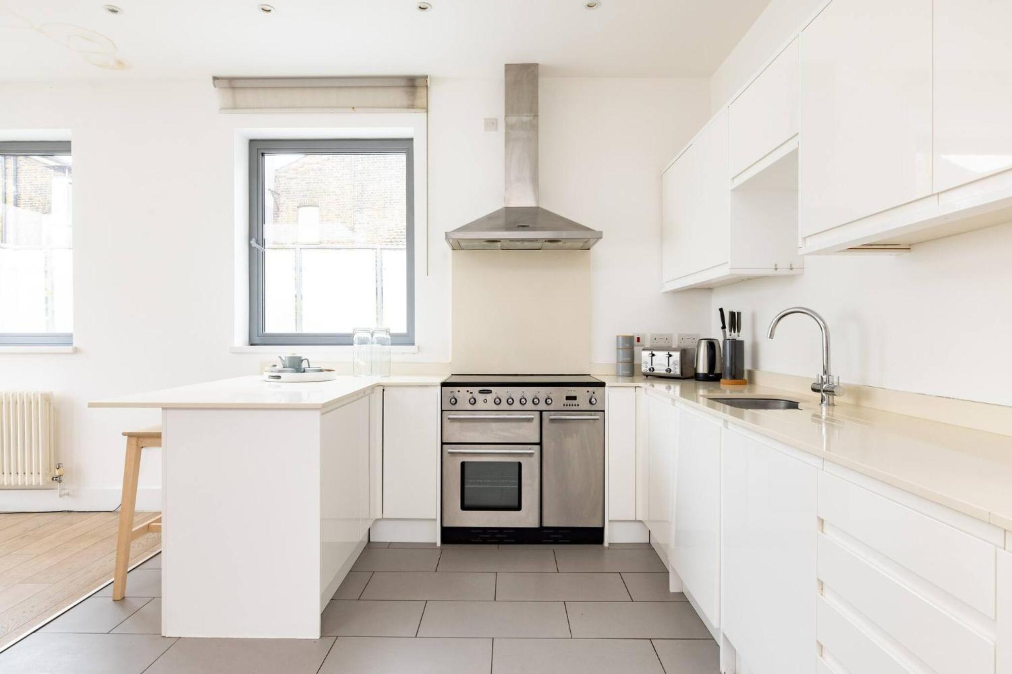 Wild Roses Serviced Apartments - Borough London Exterior photo