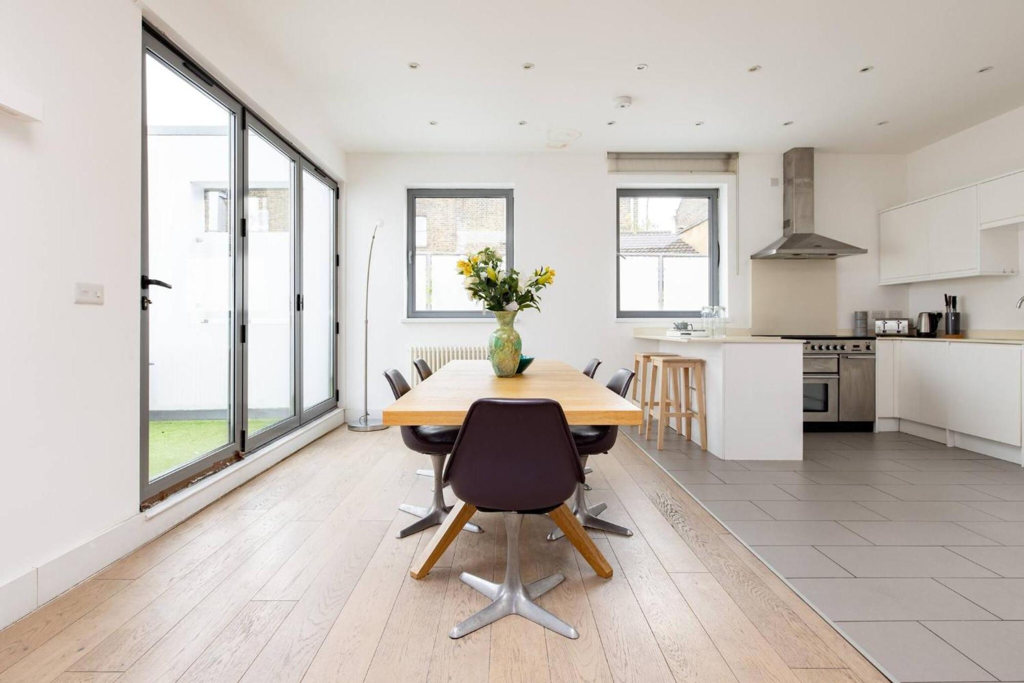 Wild Roses Serviced Apartments - Borough London Exterior photo