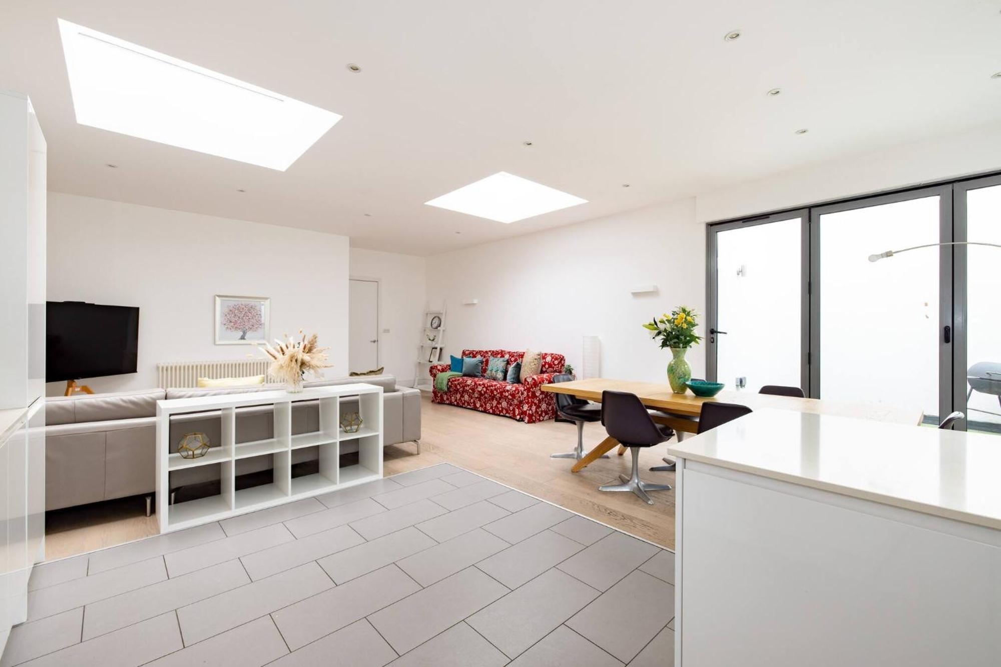 Wild Roses Serviced Apartments - Borough London Exterior photo