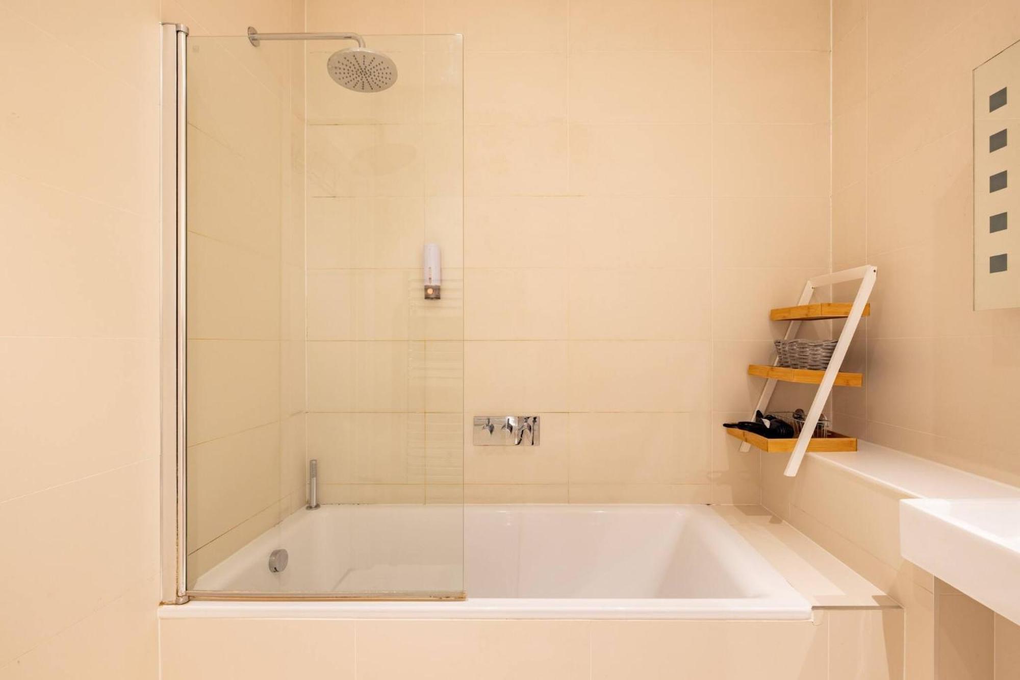 Wild Roses Serviced Apartments - Borough London Exterior photo
